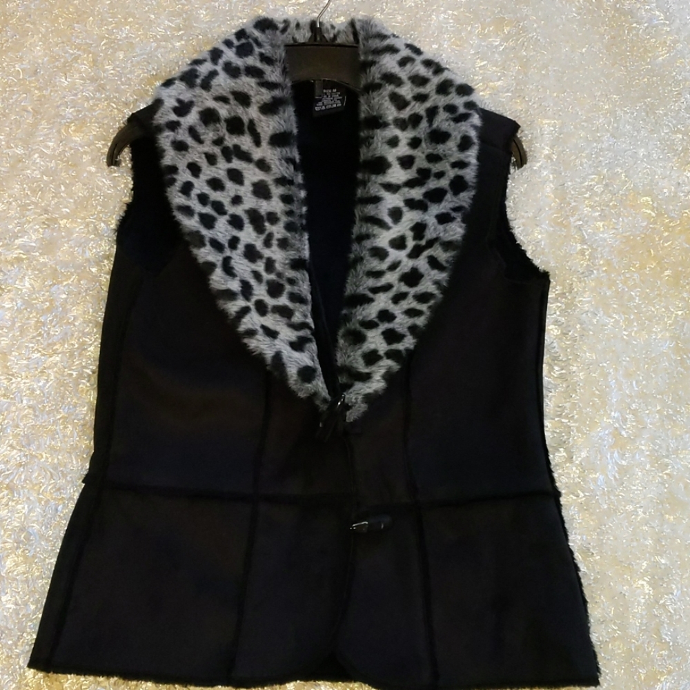 Carole Little black/white faux sheepskin vest SZ M
